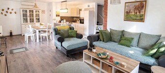 Green View Holiday Home With Pool