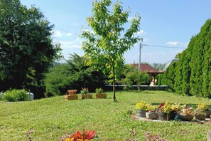 Family House, Multiple Bedrooms, 2 Bathrooms (Green View Holiday Home With Pool) | Property grounds - Green View Holiday Home With Pool (Oroslavje)