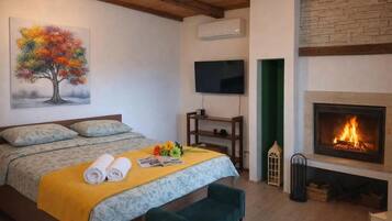 3 bedrooms, laptop workspace, free WiFi, bed sheets