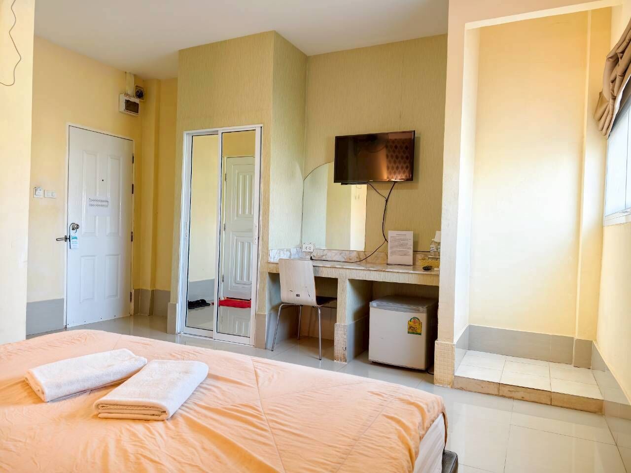 Doppelzimmer | Schreibtisch, laptopgeeigneter Arbeitsplatz, kostenloses WLAN