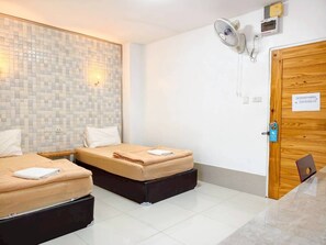 Chambre avec lits jumeaux | Intérieur