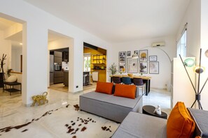 TV - Maia   Luxury Apartment in Monteverde (ROMA)