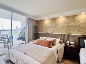 Desk, iron/ironing board, WiFi - Waikiki Serenity – Modern Luxury & Views (Honolulu)