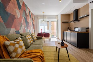 TV - Yasmine Luxury in San Giovanni (ROMA)