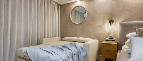 Desk, iron/ironing board, WiFi