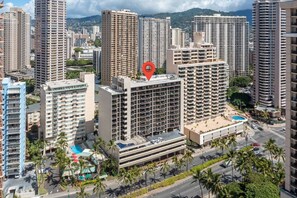 Exterior - Modern Island Studio Across from Hilton (Honolulu)