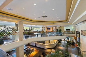 Lobby - Boutique-Style Comfort at Luana Waikiki (Honolulu)