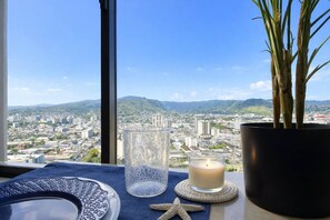 Interior - High Above Waikiki: Serenity Studio Escape (Honolulu)