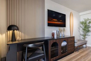 Interior - Waikiki Chic • Modern Cozy Studio (Honolulu)