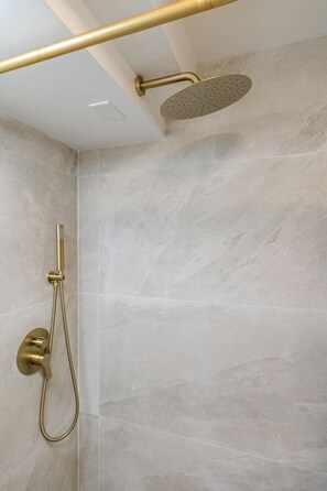 Hair dryer - Waikiki Chic • Modern Cozy Studio (Honolulu)