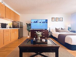 Iron/ironing board, WiFi - Tropical Escape in Waikiki with Free Parking (Honolulu)