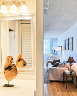 TV - Tropical Escape in Waikiki with Free Parking (Honolulu)