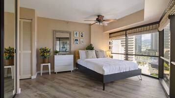 Desk, iron/ironing board, WiFi