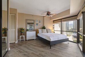 Työpöytä, silitysrauta/-lauta, Wi-Fi