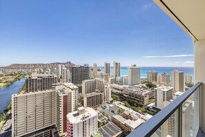 Property grounds - Waikiki Luxury Ocean Breeze Getaway 36F (Honolulu)