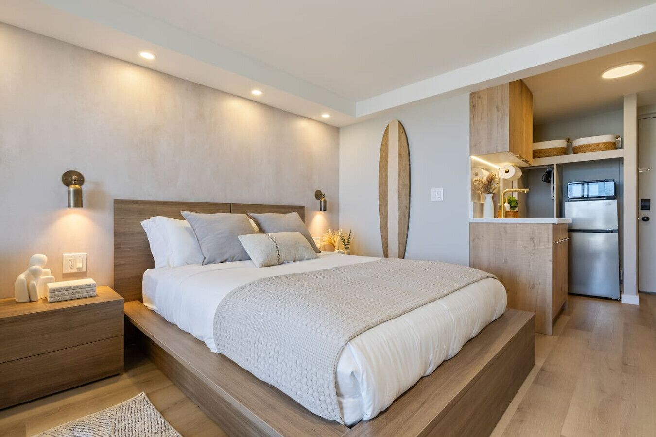 Skrivebord, strykejern/-brett og wi-fi