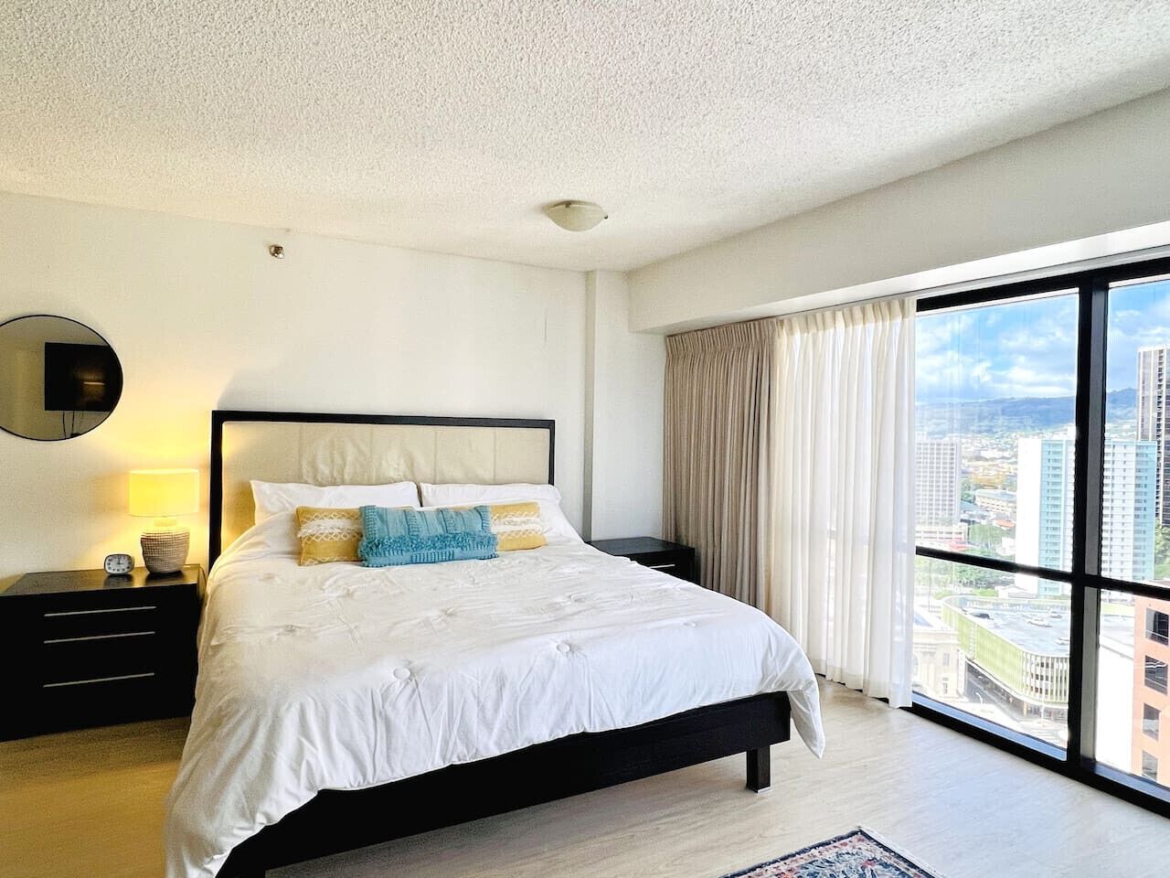 Desk, iron/ironing board, WiFi