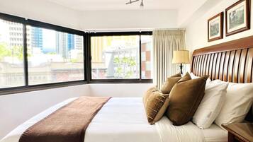 デスク、アイロン / アイロン台、WiFi