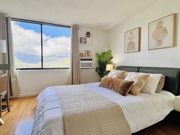 Iron/ironing board, WiFi, bed sheets - Stunning Mountain View Studio – High Floor Waikiki 3107B (Honolulu)