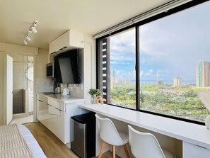 Coffee/tea maker, microwave, stovetop, toaster - Waikiki Horizon Retreat – Corner Ocean Views 19F (Honolulu)