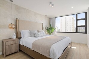 Iron/ironing board, WiFi - The Ocean Luxe in Waikiki, 1 Parking (Honolulu)