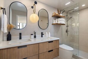 Hair dryer - The Ocean Luxe in Waikiki, 1 Parking (Honolulu)