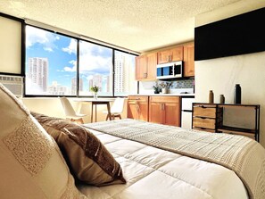 Iron/ironing board, WiFi - Waikiki Modern Ocean Oasis 19F (Honolulu)