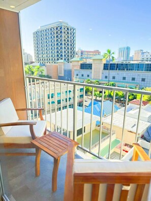 Property grounds - Cozy Escape in the Heart of Waikiki with 1 Parking (Honolulu)