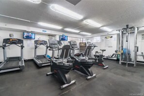 Fitness facility - Waikiki Tranquil Retreat (Honolulu)