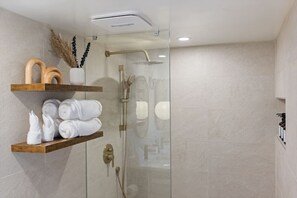 Hair dryer - Panoramic Ocean & Diamond Head View | Free Parking (Honolulu)