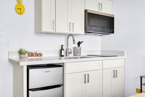 冰箱、微波炉、炉灶、茶具/咖啡用具