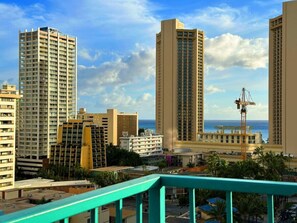 Property grounds - AS14F-02 Rare Corner Modern Waikiki Studio Oasis (Honolulu)