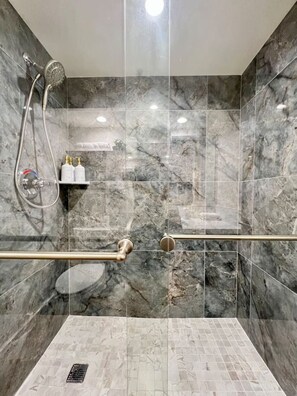 Bathroom - Waikiki Gem: Corner Unit with Ocean View 1 Parking (Honolulu)