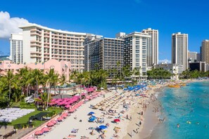 Beach - The Island Haven of Modern Comfort in Waikiki (Honolulu)
