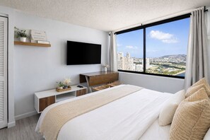 Iron/ironing board, WiFi, bed sheets - 27F Waikiki Cozy Studio w/ Great Ocean View B (Honolulu)