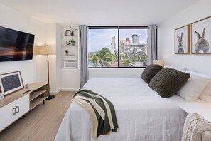 Iron/ironing board, WiFi - HM9 Cozy Waikiki Dream with Ala Wai View (Honolulu)