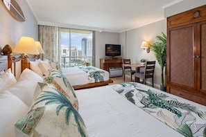 Iron/ironing board, WiFi - Unobstructed Ocean View Spacious Studio (Honolulu)