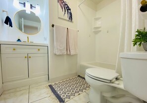 Hair dryer - Rare Waikiki Corner 31F Unit with Stunning Views (Honolulu)