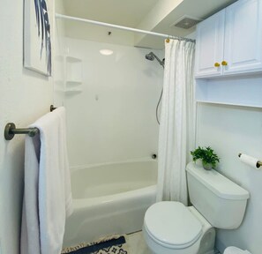Hair dryer - Rare Waikiki Corner 31F Unit with Stunning Views (Honolulu)