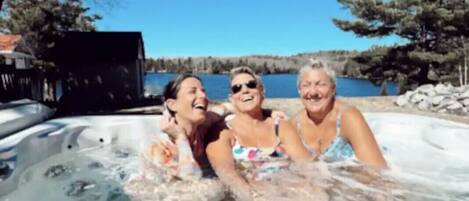 Baignoire à remous extérieure