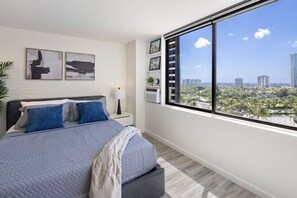 Iron/ironing board, WiFi - Waikiki Oasis Haven: Your Coastal Escape (Honolulu)