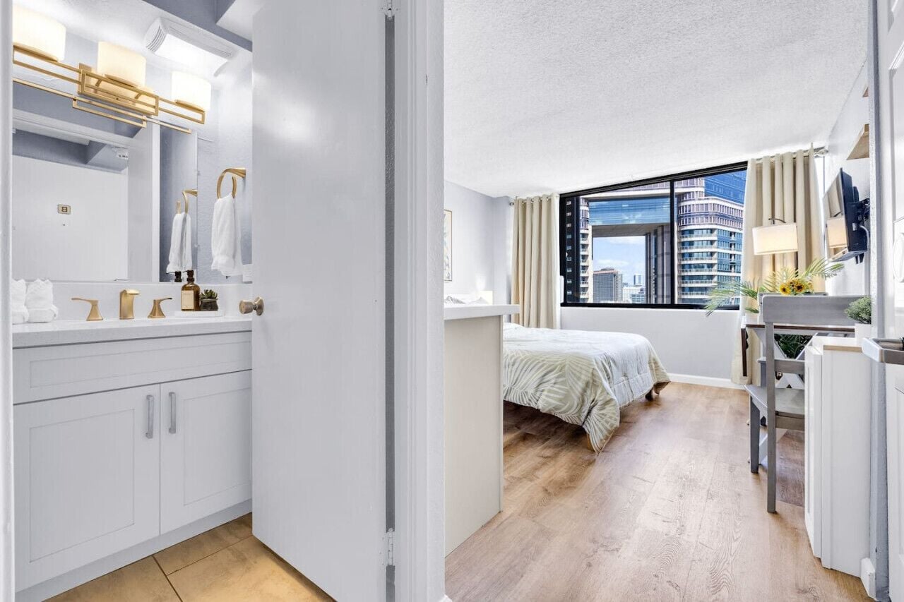 Een strijkplank/strijkijzer, wifi