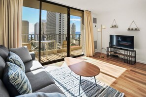 TV - Waikiki Beach Ocean View 1 BD +Lanai +FREE parking (Honolulu)