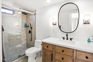 Hair dryer - Waikiki Beach Ocean View 1 BD +Lanai +FREE parking (Honolulu)