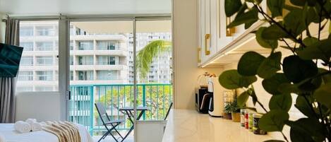 Tabla de planchar con plancha y wifi