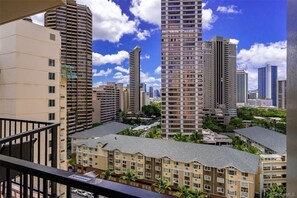 Property grounds - PW9F-23 Modern Cozy Waikiki Studio Across Hilton Village 9 (Honolulu)