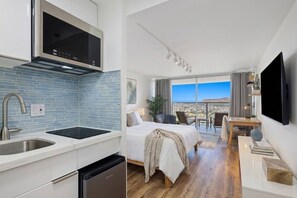Desk, iron/ironing board, WiFi - Diamondhead / Ocean View Waikiki Condo on 38th Fl (Honolulu)