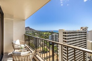 Property grounds - 27F Ocean View-Free Parking&Steps away from Beach (Honolulu)
