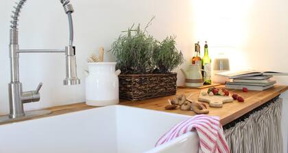 Charming Heritage Vineyard Home | Private Wine Country Retreat