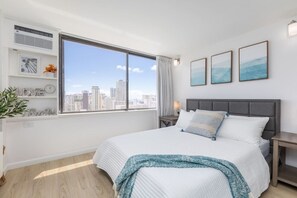 Iron/ironing board, WiFi - HM24 Diamond Head, Ocean, & Canal Views Waikiki Studio (Honolulu)